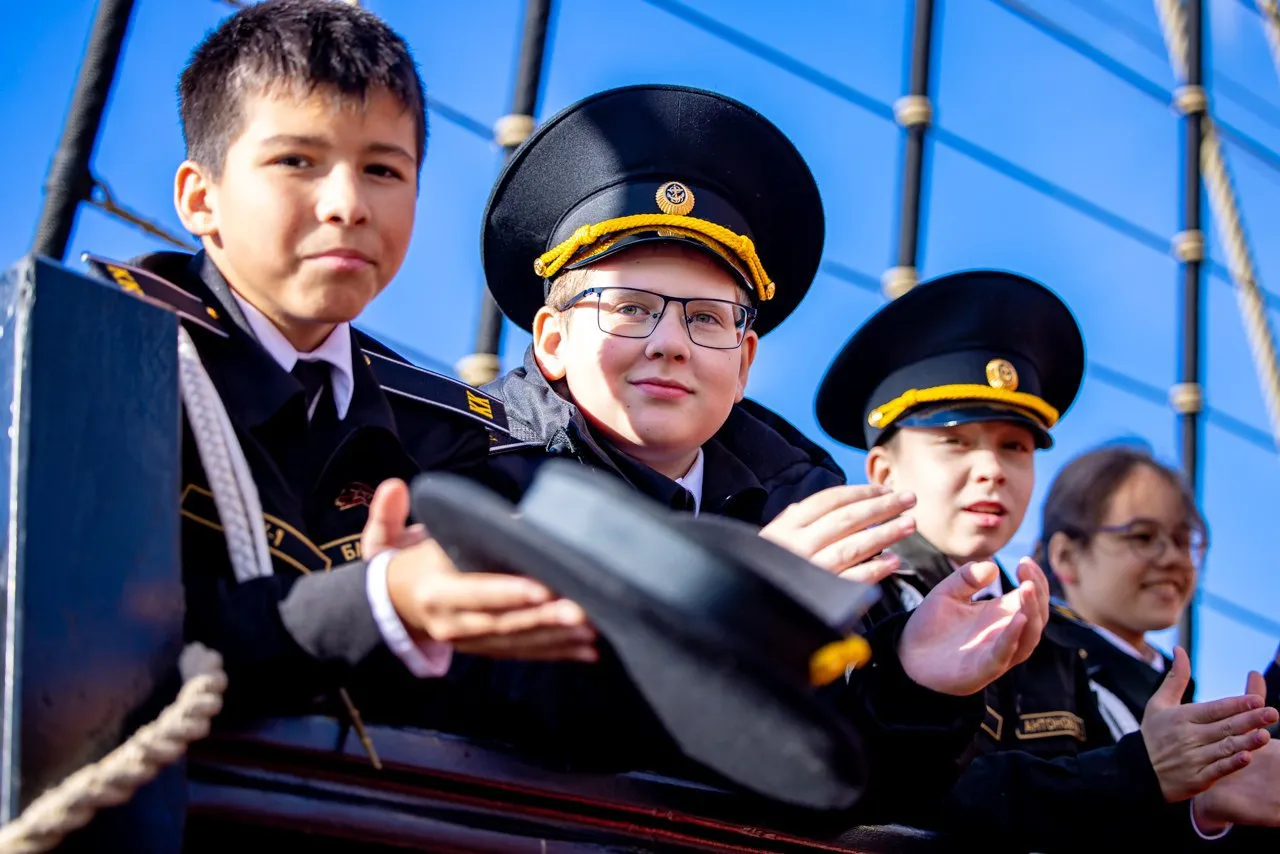 Живой урок истории прошёл на корабле «Полтава»